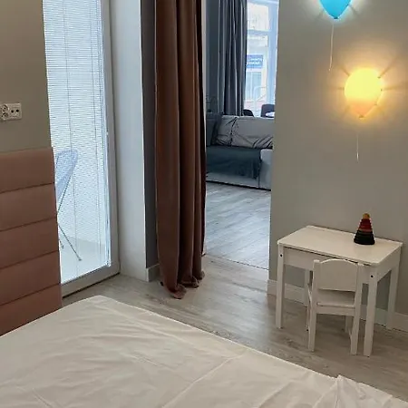 Towarowa Apartment *