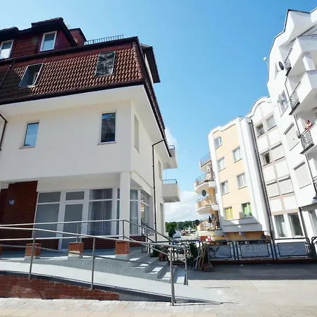 Towarowa Apartment *