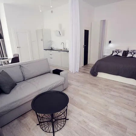 Towarowa Apartment *